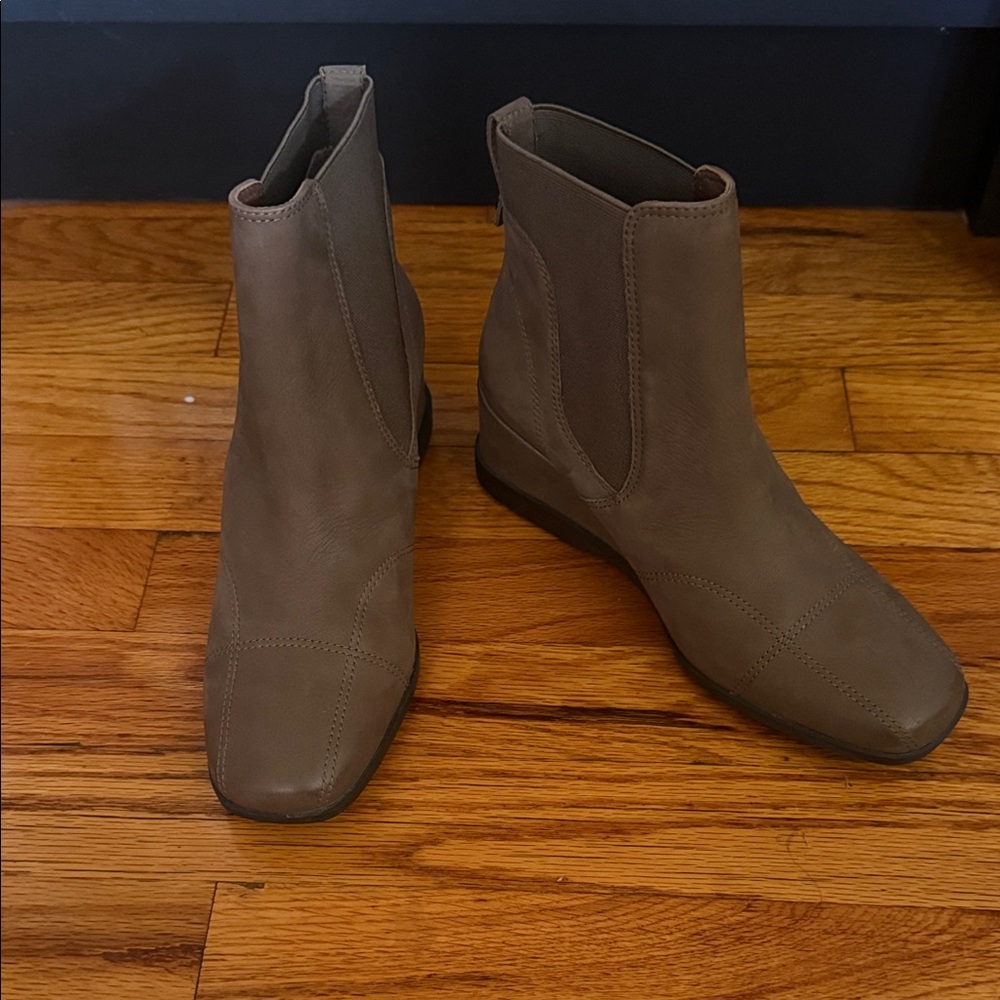 Donald J. Pliner Taupe Ankle Booties